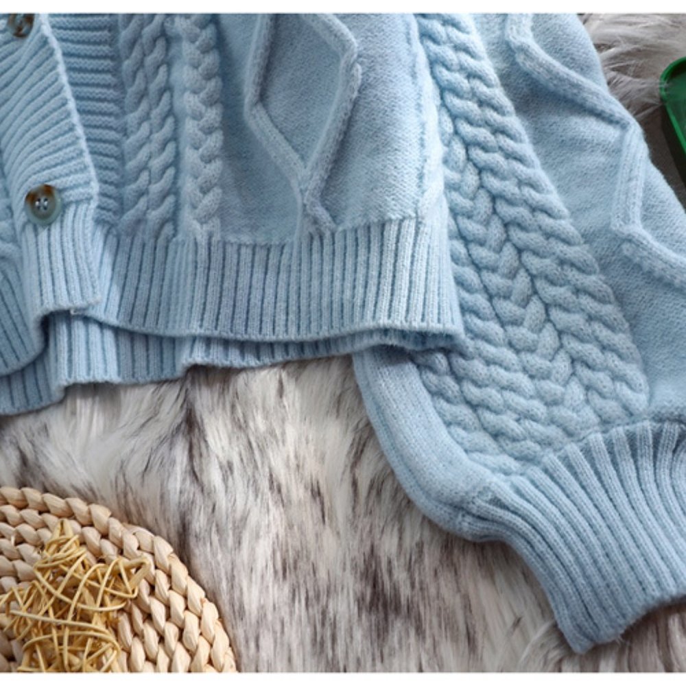 Cable Knit loose fit Cropped Cardigan - Picture 4 of 8